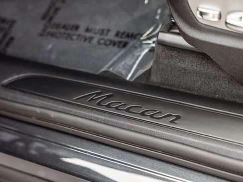 Certified 2026 Porsche Macan AWD/4WD image 15