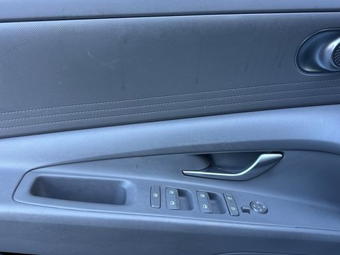 Used 2024 Hyundai Elantra Blue image 11