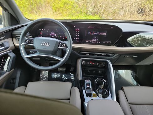 Used 2025 Audi Q5 Premium Plus w/ Premium Plus image 13