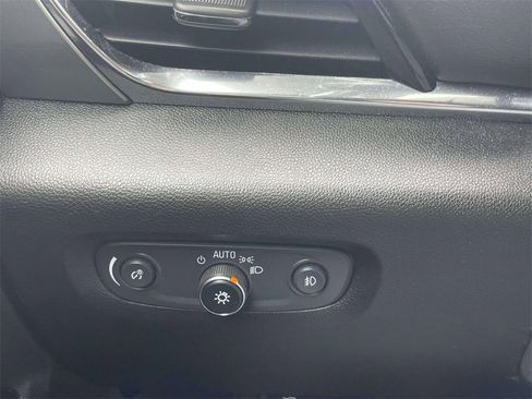 Used 2019 Chevrolet Traverse LT w/ LT Premium Package image 22