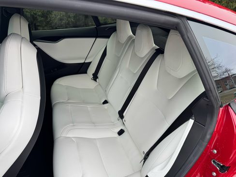 Used 2019 Tesla Model S Performance image 10