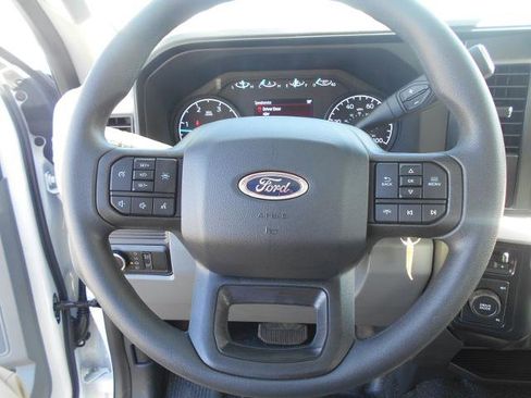 New 2024 Ford F550 4x4 Regular Cab Super Duty image 4