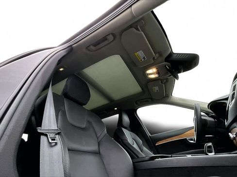 Certified 2024 Volvo XC90 B6 Plus w/ Protection Package Premier image 28