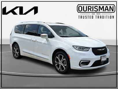 Used 2024 Chrysler Pacifica Pinnacle