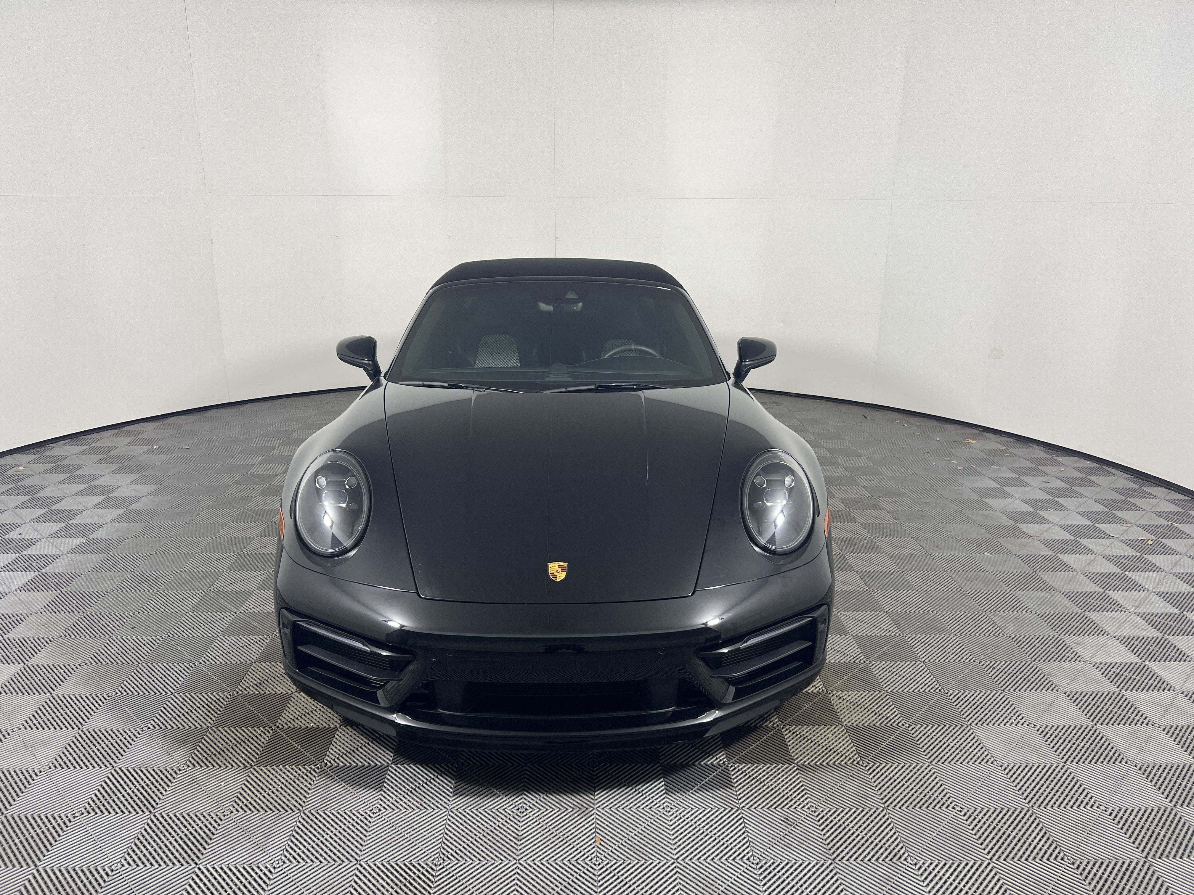 Certified 2024 Porsche 911 50th Anniversary Edition AWD/4WD image 10