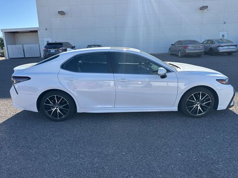 Used 2023 Toyota Camry SE w/ Audio Upgrade Package FWD image 4