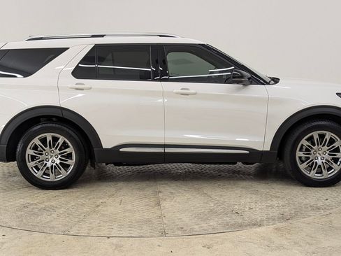 Used 2025 Ford Explorer Platinum image 8