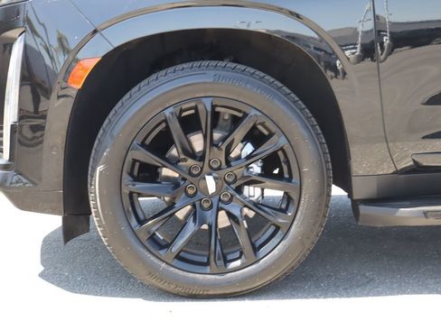 Used 2021 Cadillac Escalade Sport RWD image 13