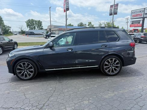 Used 2021 BMW X7 xDrive40i w/ M Sport Package AWD/4WD image 4