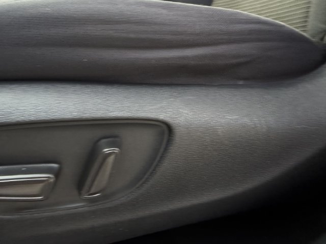 Used 2021 Toyota Highlander LE FWD image 25