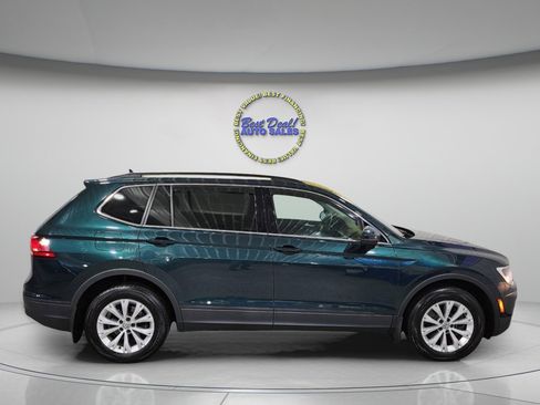Used 2019 Volkswagen Tiguan SE w/ Panoramic Sunroof Package image 8