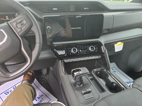 New 2025 GMC Sierra 1500 AT4X AWD/4WD image 9