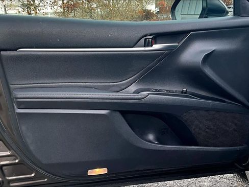 Used 2018 Toyota Camry XLE image 21