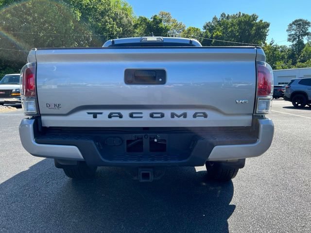 Used 2020 Toyota Tacoma TRD Sport AWD/4WD image 9