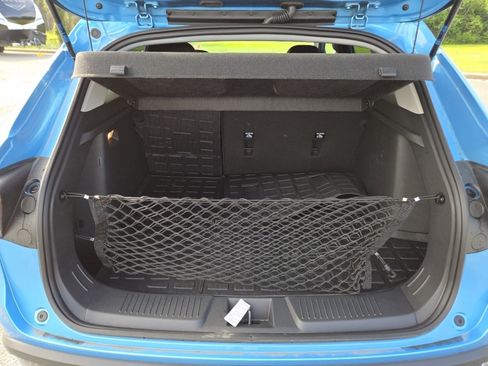 Used 2025 Chevrolet Trax LT FWD image 20