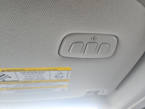 Used 2025 Ford Expedition Platinum image 32