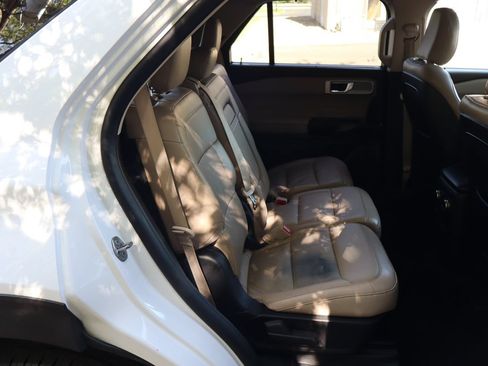 Used 2020 Ford Explorer Limited AWD/4WD image 23