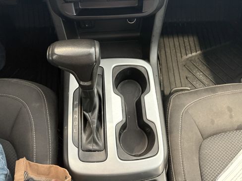 Used 2020 Chevrolet Colorado LT w/ LT Convenience Package image 18