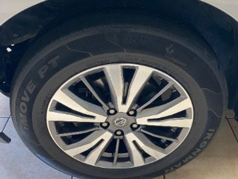 Used 2019 Nissan Pathfinder SL AWD/4WD image 25