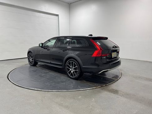Used 2018 Volvo V90 T6 Cross Country w/ Convenience Package image 25