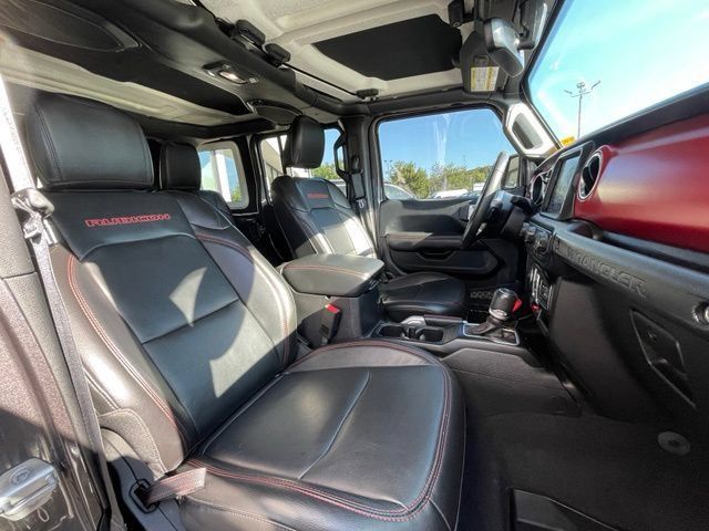 Used 2018 Jeep Wrangler Unlimited Rubicon w/ Dual Top Group AWD/4WD image 24