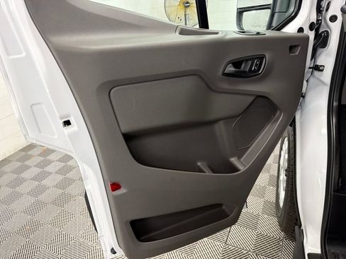 Certified 2025 Ford Transit 350 XLT image 15