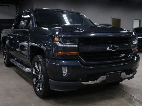 Used 2018 Chevrolet Silverado 1500 LT w/ Texas Edition image 7