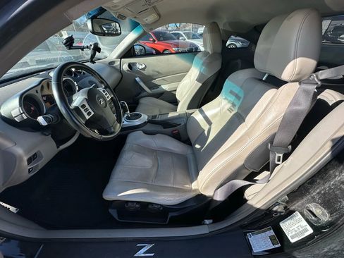 Used 2007 Nissan 350Z Touring w/ Cargo Convenience Pkg image 2