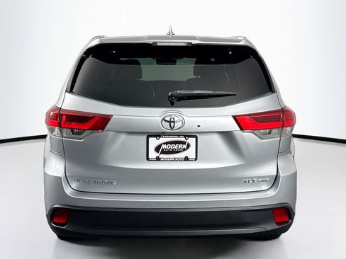 Used 2019 Toyota Highlander XLE image 10