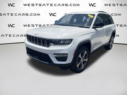 New 2024 Jeep Grand Cherokee Limited w/ Black Appearance Package