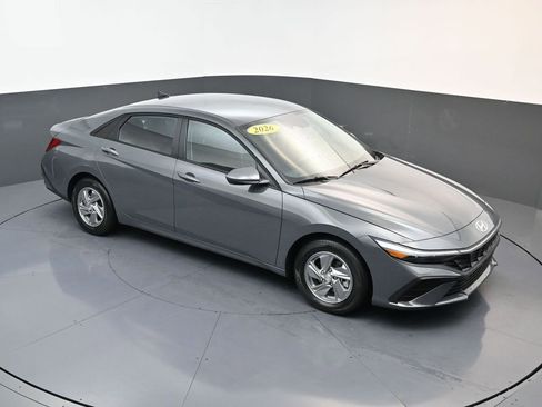 Certified 2026 Hyundai Elantra SE FWD image 14