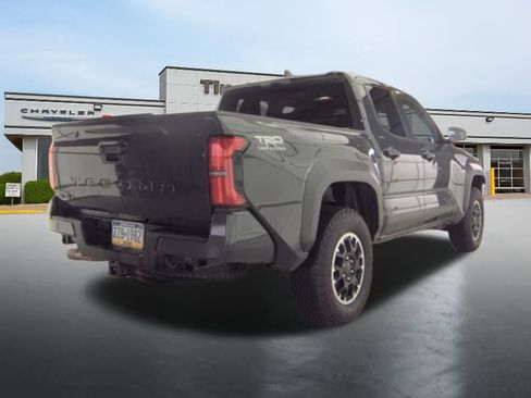 Used 2025 Toyota Tacoma TRD Off-Road image 3