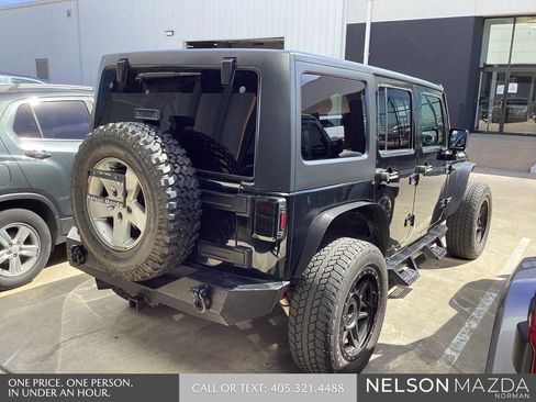 Used 2012 Jeep Wrangler Unlimited Rubicon w/ Connectivity Group image 8