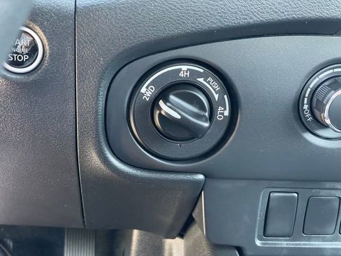 Certified 2023 Nissan Frontier SV AWD/4WD image 19