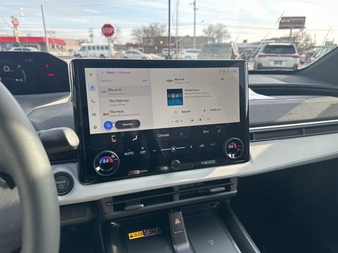 New 2026 Subaru Solterra AWD/4WD image 16