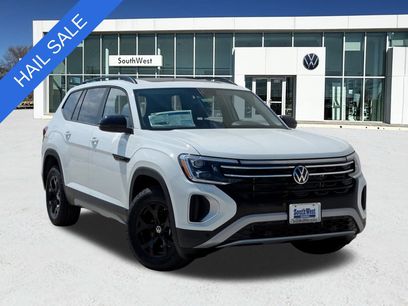 New 2025 Volkswagen Atlas Peak Edition SE