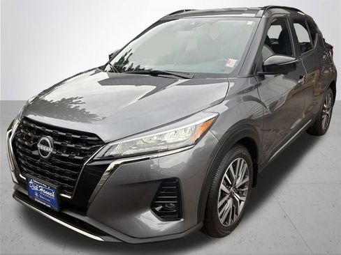 Certified 2023 Nissan Kicks SR image 2