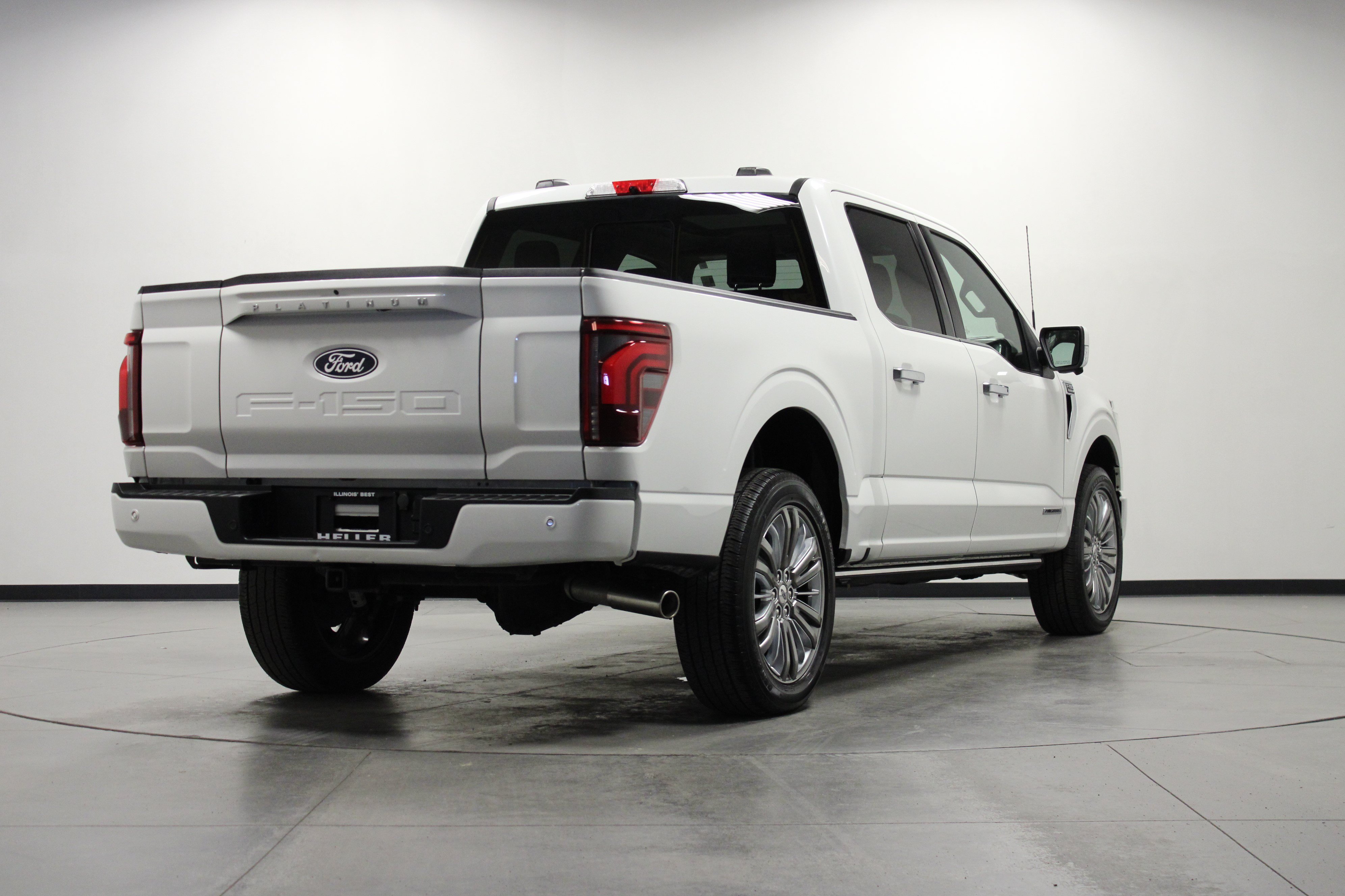 Used 2024 Ford F150 Platinum w/ Equipment Group 703A Plus AWD/4WD image 4