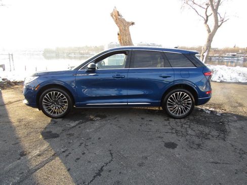 Used 2020 Lincoln Corsair Reserve w/ Equipment Group 201A image 4