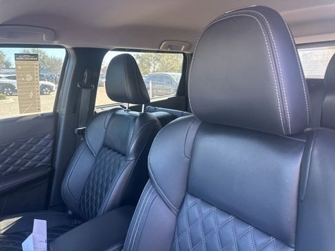 Used 2024 Mitsubishi Outlander SEL Black Edition image 17