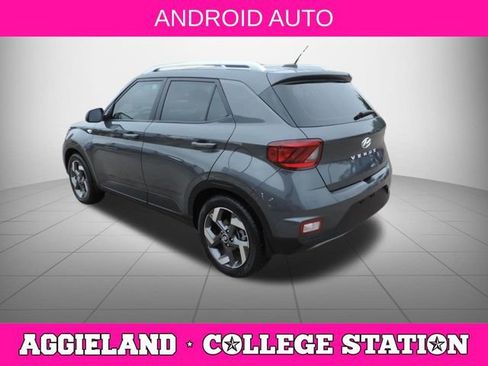 Used 2024 Hyundai Venue SEL FWD image 6
