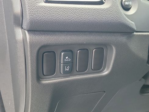 Used 2025 Mitsubishi Outlander Sport ES AWD/4WD image 19