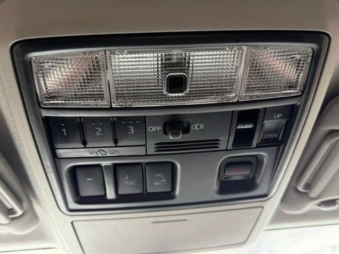 Used 2016 Toyota 4Runner Limited AWD/4WD image 32