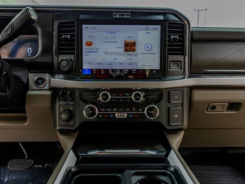 Used 2026 Ford F450 Platinum w/ Platinum Plus Package image 25