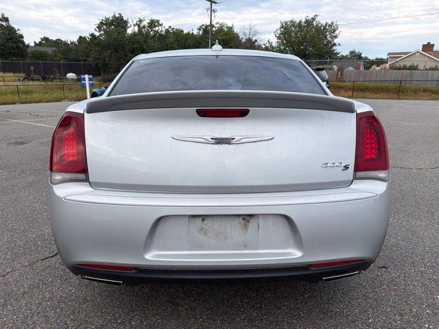 Used 2020 Chrysler 300 S RWD image 4