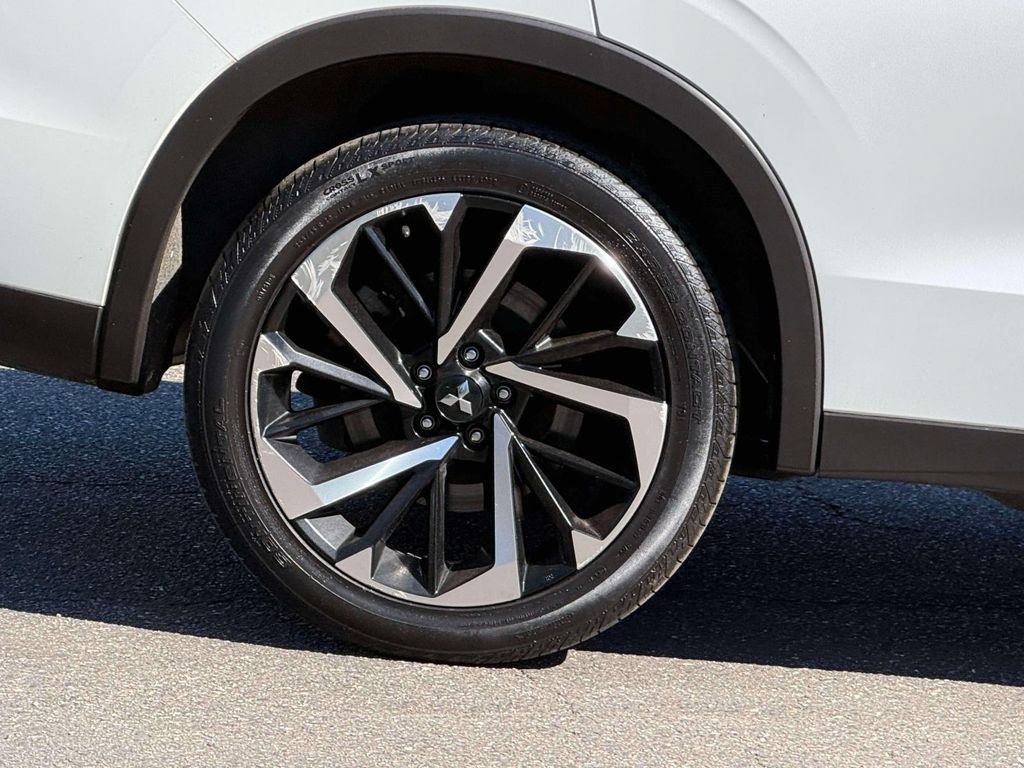 Used 2022 Mitsubishi Outlander ES AWD/4WD image 6