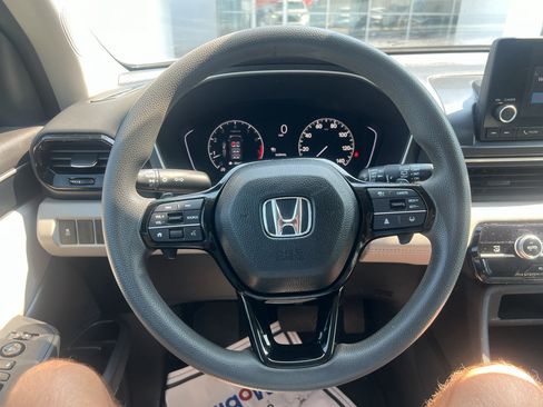 Used 2023 Honda Pilot LX image 10