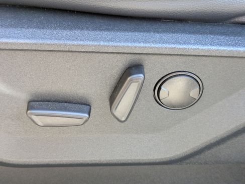 Used 2025 Ford F250 Lariat w/ Chrome Package image 20