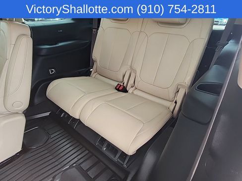 Certified 2022 Jeep Grand Cherokee L Limited AWD/4WD image 28