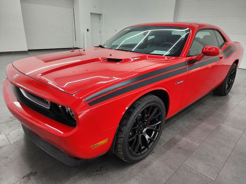 Used 2010 Dodge Challenger R/T RWD image 7